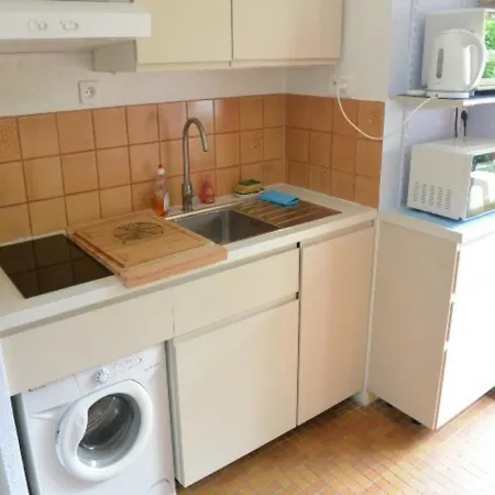 Mitoyenne Avec Piscine, Parking, Climatisation Et Proche Mer, Ideale Pour 4 Personnes - Fr-1-607-89 *