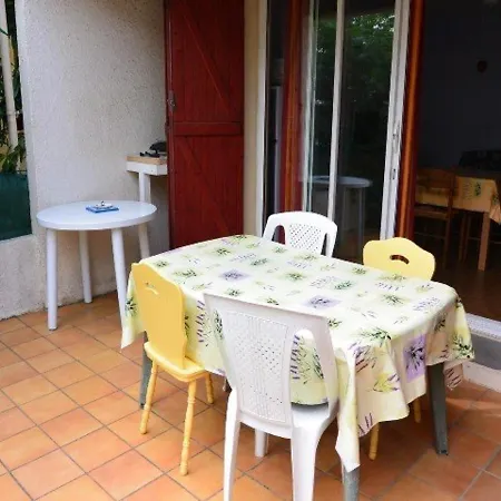 Holiday home Mitoyenne Avec Piscine, Parking, Climatisation Et Proche Mer, Ideale Pour 4 Personnes - Fr-1-607-89