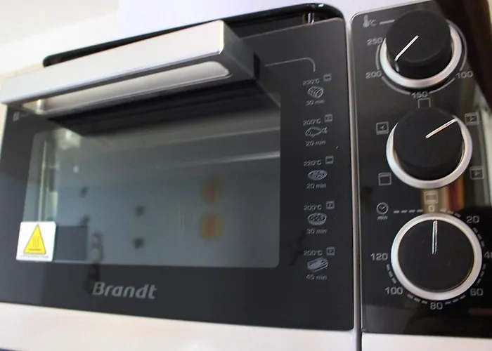 Hébergement de vacances Mitoyenne Avec Piscine, Parking, Climatisation Et Proche Mer, Idéale Pour 4 Personnes - Fr-1-607-89