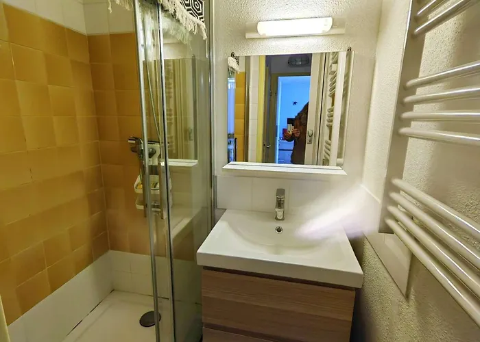 Mitoyenne Avec Piscine, Parking, Climatisation Et Proche Mer, Idéale Pour 4 Personnes - Fr-1-607-89 Hébergement de vacances