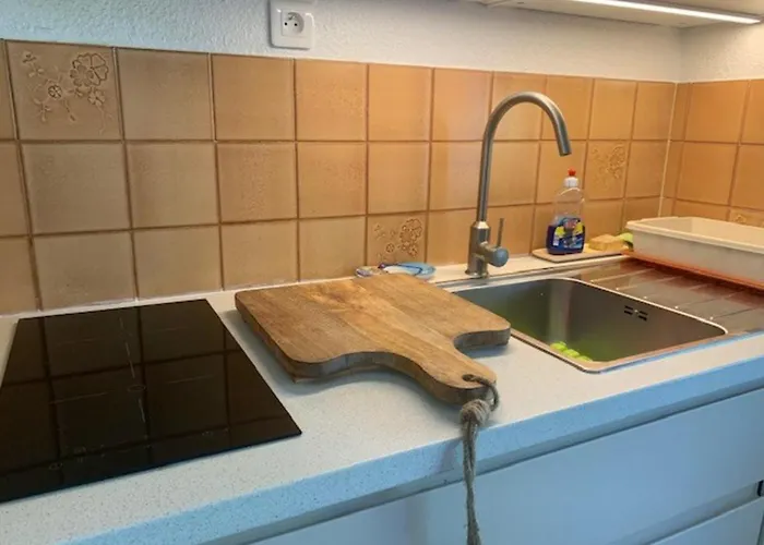 Mitoyenne Avec Piscine, Parking, Climatisation Et Proche Mer, Idéale Pour 4 Personnes - Fr-1-607-89